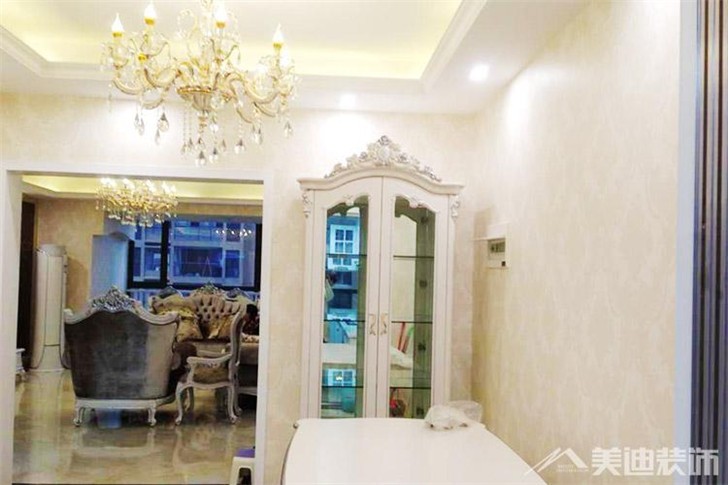 长沙万博汇三室两厅装修案例—餐厅