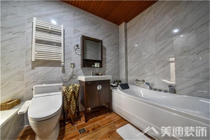 长沙双湾国际220平装修案例-卫生间