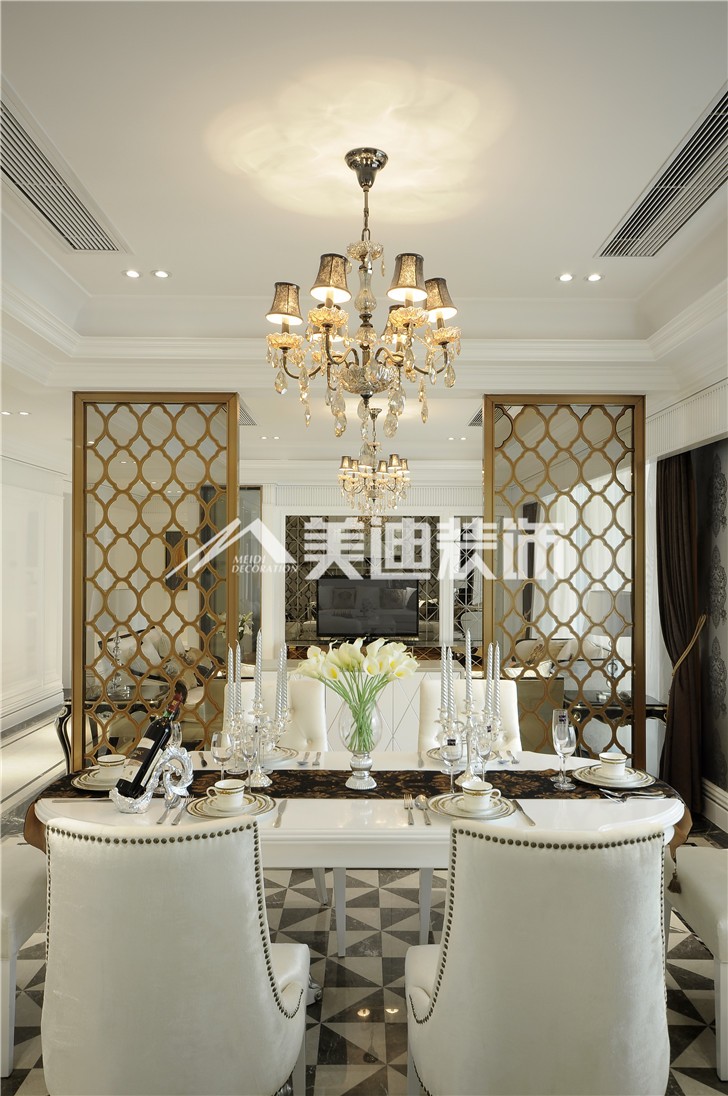 万科里梅溪郡新奢古典装修案例图—餐厅