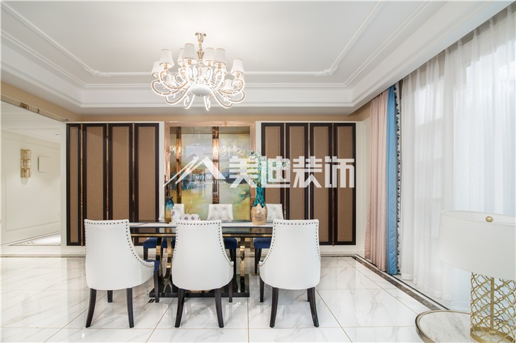 保利国际新奢古典风装修案例图—餐厅