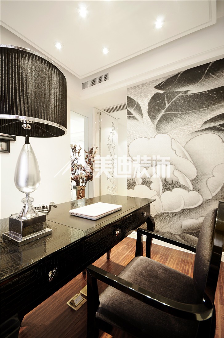 云顶梅溪湖新奢古典风装修案例图—书房