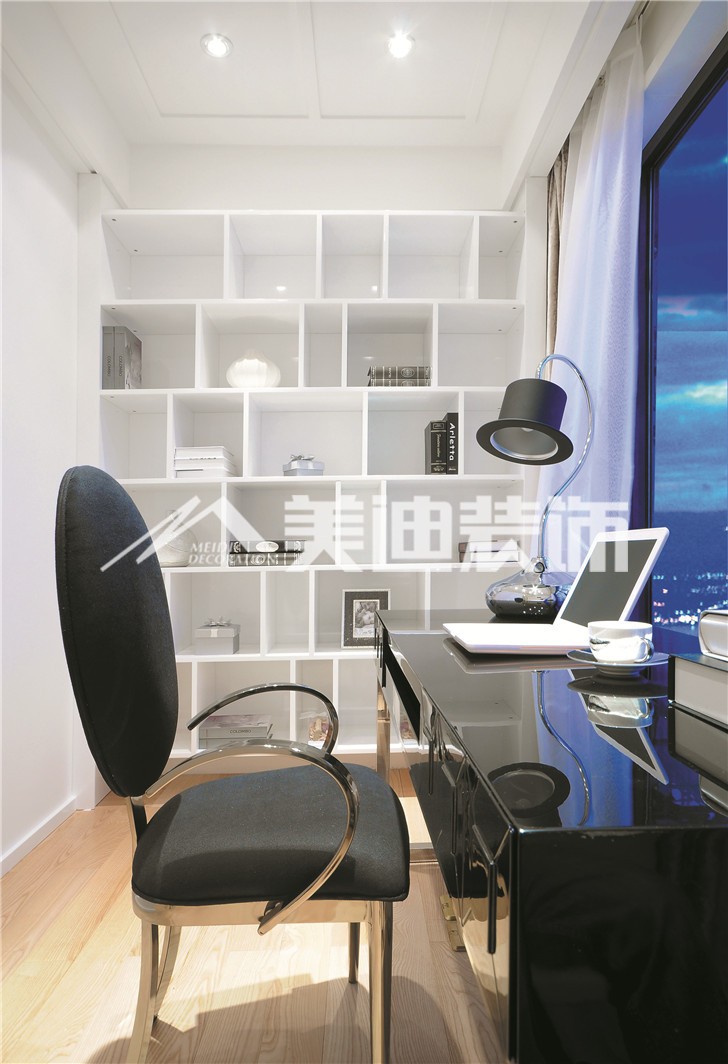 红橡华园简约现代风装修案例图—书房