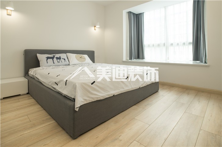 北辰三角洲现代简约风装修案例图—卧室