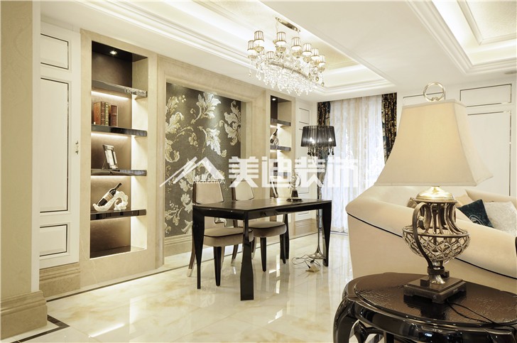 融科东南海新奢古典风装修案例图—客厅