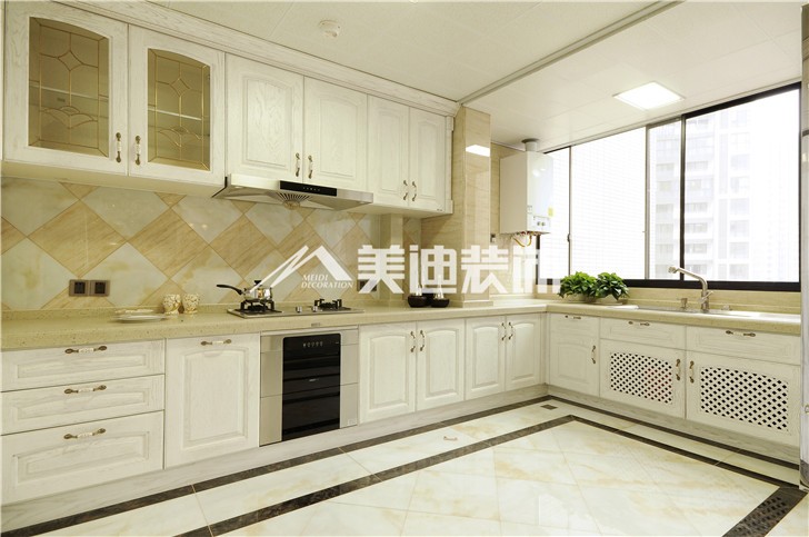 融科东南海新奢古典风装修案例图—厨房