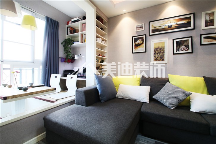 兰亭玥岛现代简约风装修案例图—客厅