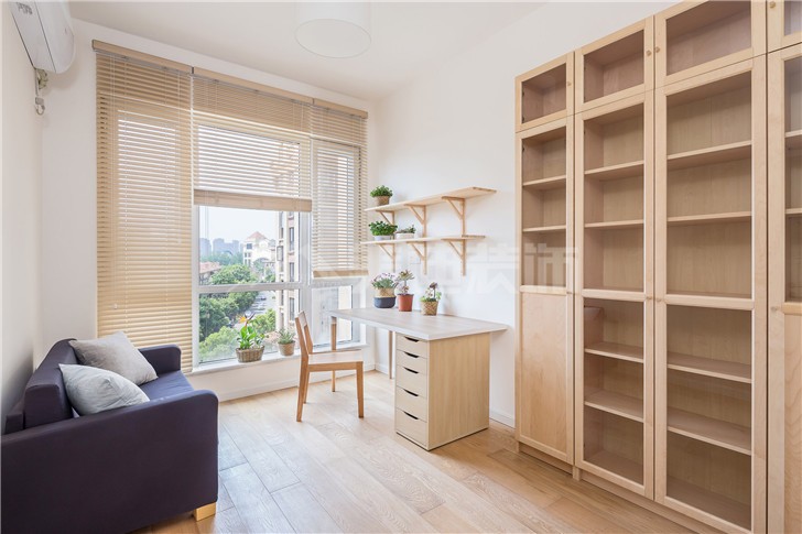 天麓尚层130平简欧装修案例图—书房