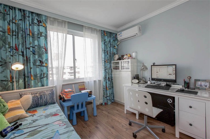 沁园春140平美式风装修案例图—卧室