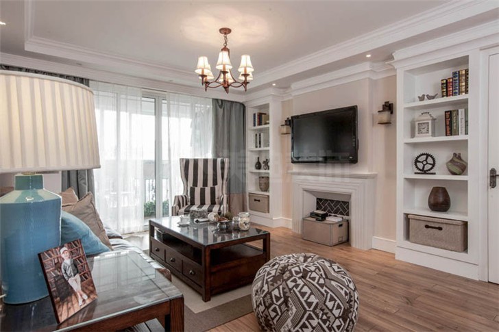 沁园春140平美式风装修案例图—客厅