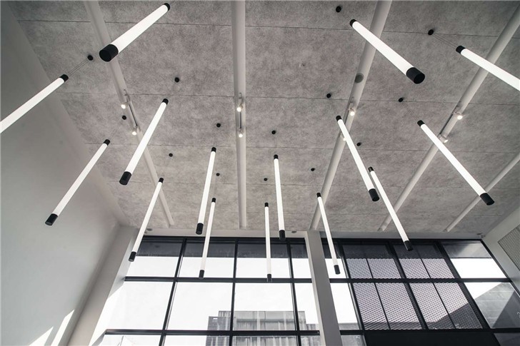 星沙领克4S店2000平工装现代风装修案例图—展厅