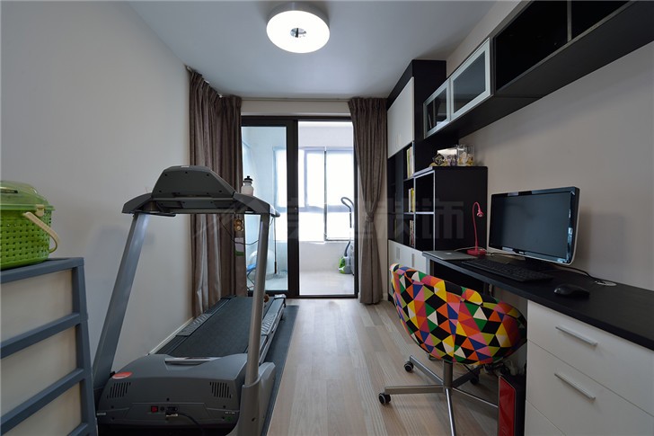 塞纳公馆110平现代装修案例图--过道