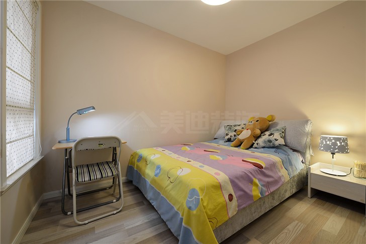 塞纳公馆110平现代装修案例图--卧室