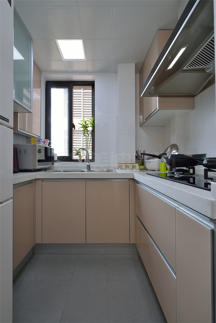 塞纳公馆110平现代装修案例图--厨房