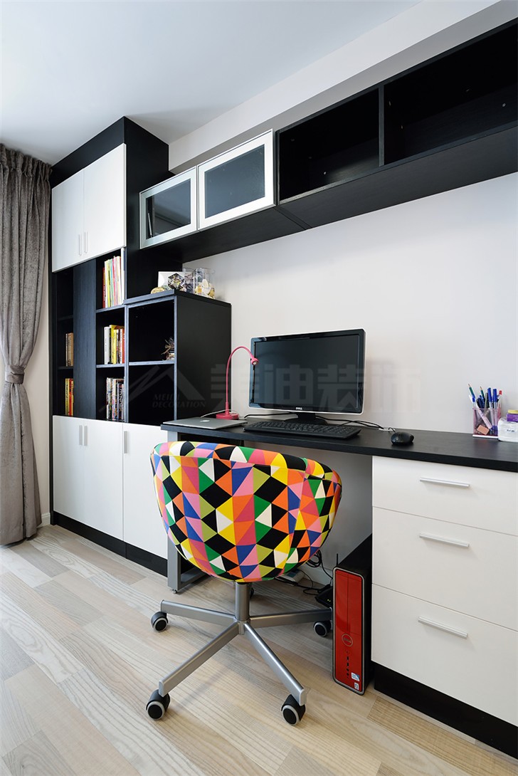 塞纳公馆110平现代装修案例图--厨房