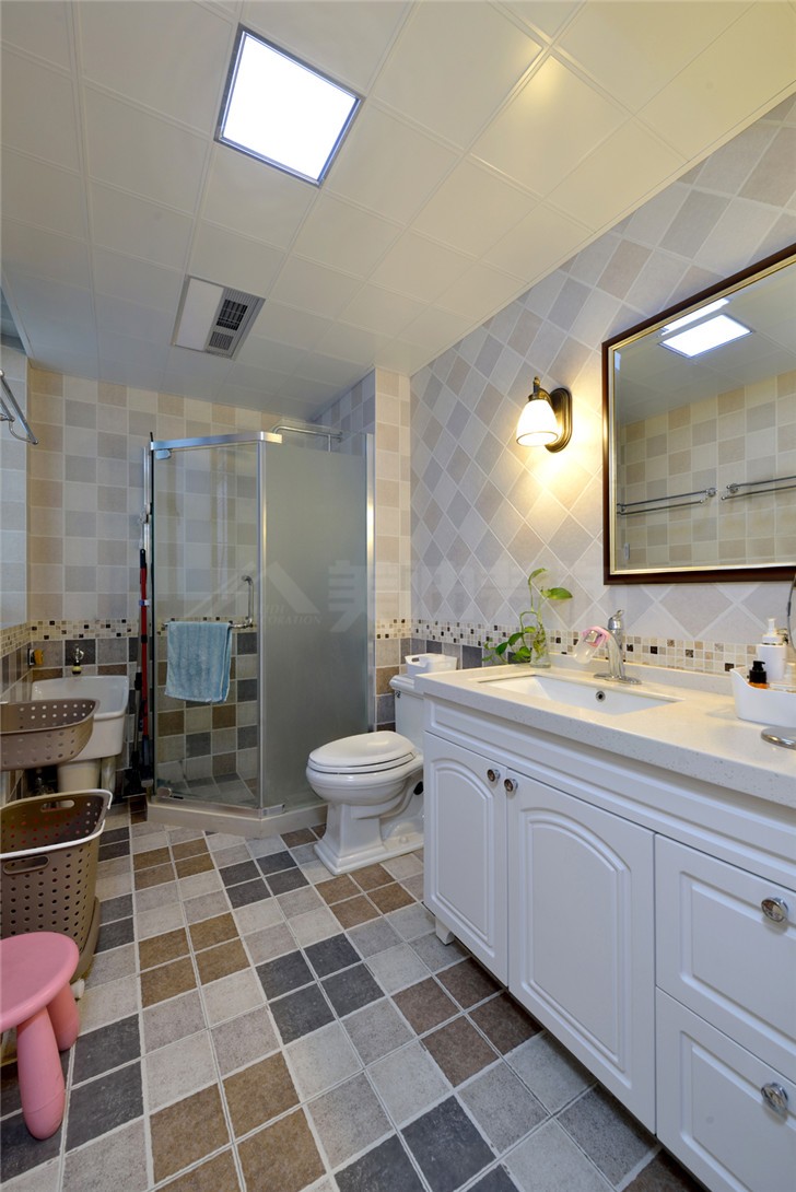 中房瑞致国际110平美式风装修案例图—卫生间