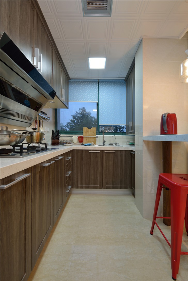 堤亚纳湾133平美式风装修案例图—厨房