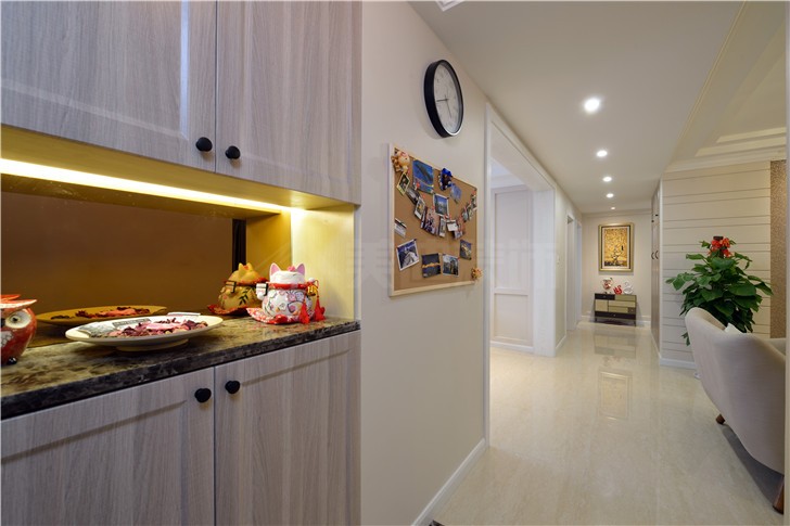 堤亚纳湾133平美式风装修案例图—客厅