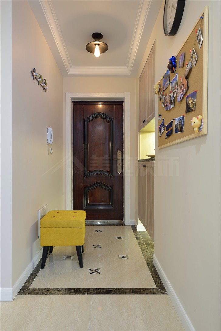 堤亚纳湾133平美式风装修案例图—门厅