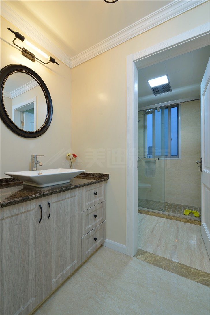 堤亚纳湾133平美式风装修案例图—卫生间