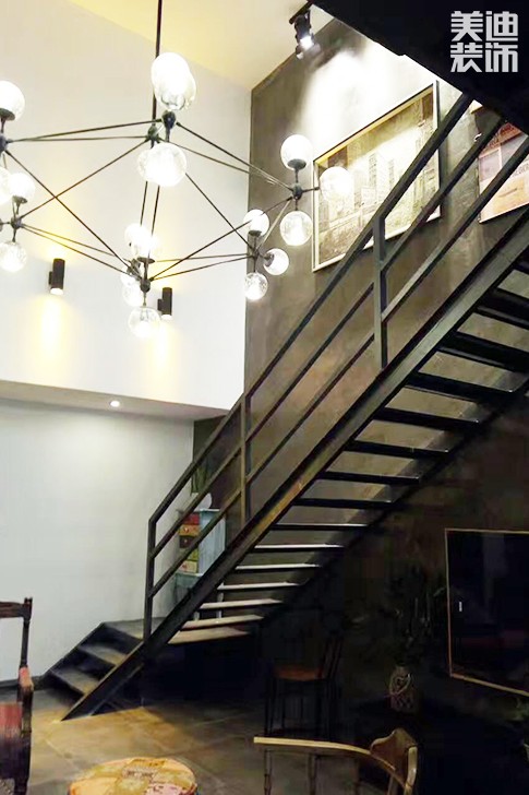 鑫远御文台177平米工业风实景图--过道