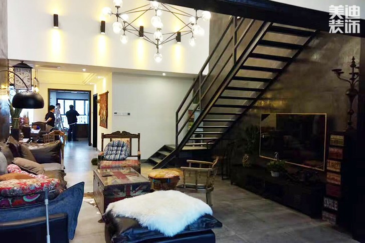 鑫远御文台177平米工业风实景图--客厅