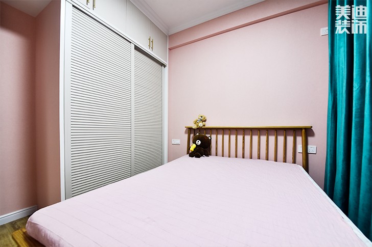 保利香槟国际88平米美式混搭风实景图--卧室