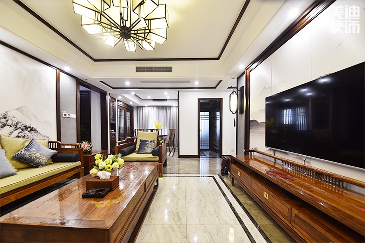 八方小区160平米新中式风实景图-客厅