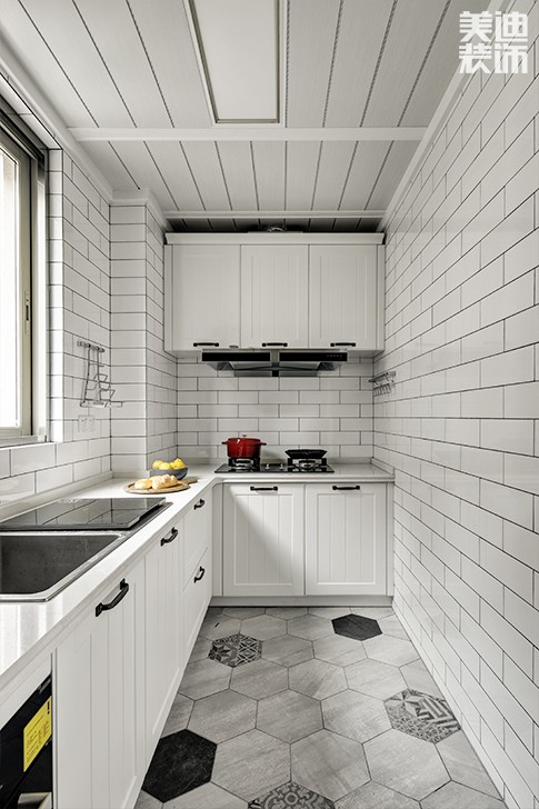 爱琴湾148平米北欧风格实景图--厨房