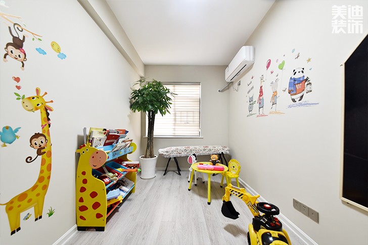 乾源国际115㎡现代简约装修案例图--书房