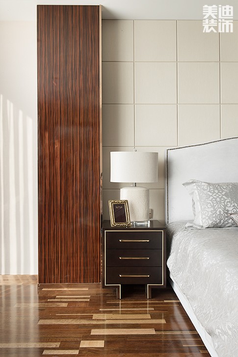 江山壹号232平米港式轻奢风装修案例实拍图--次卧