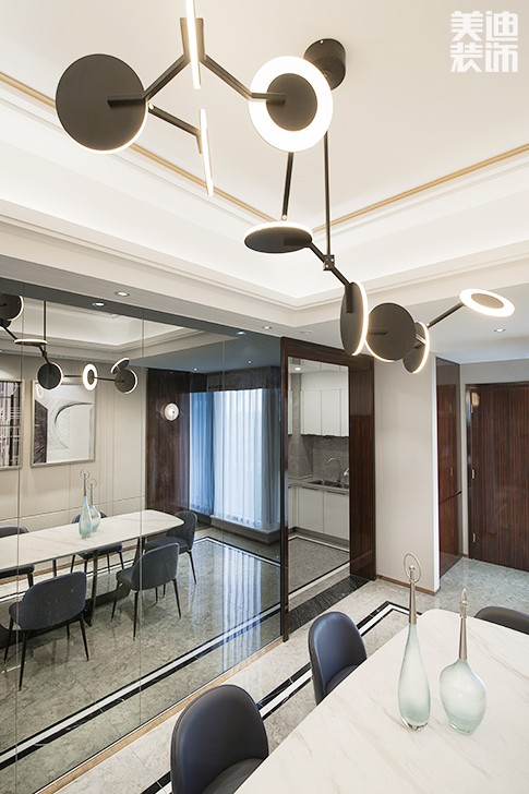 江山壹号232平米港式轻奢风装修案例实拍图--餐厅