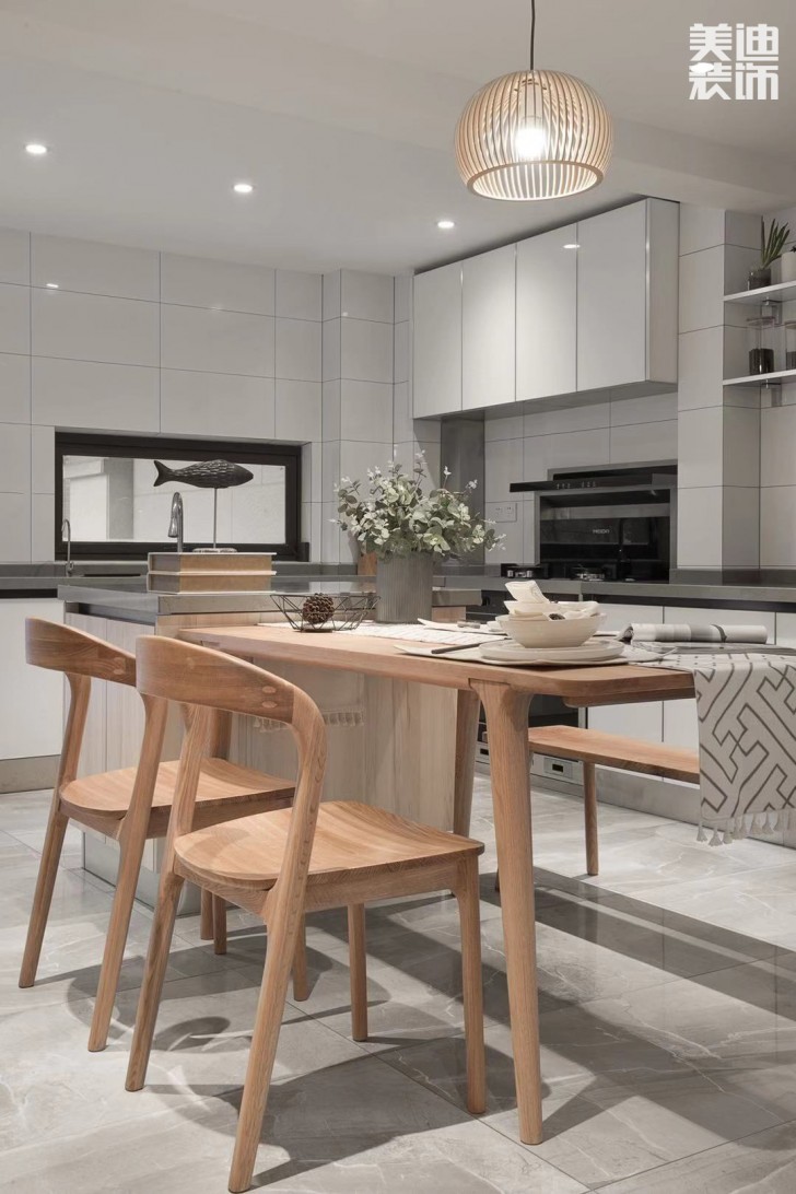 中航城140平米日式风格装修实拍图--餐厅