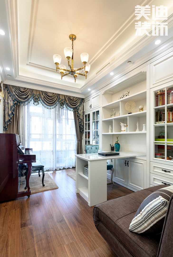 双湾国际215平米法式轻奢风装修案例实拍图-书房