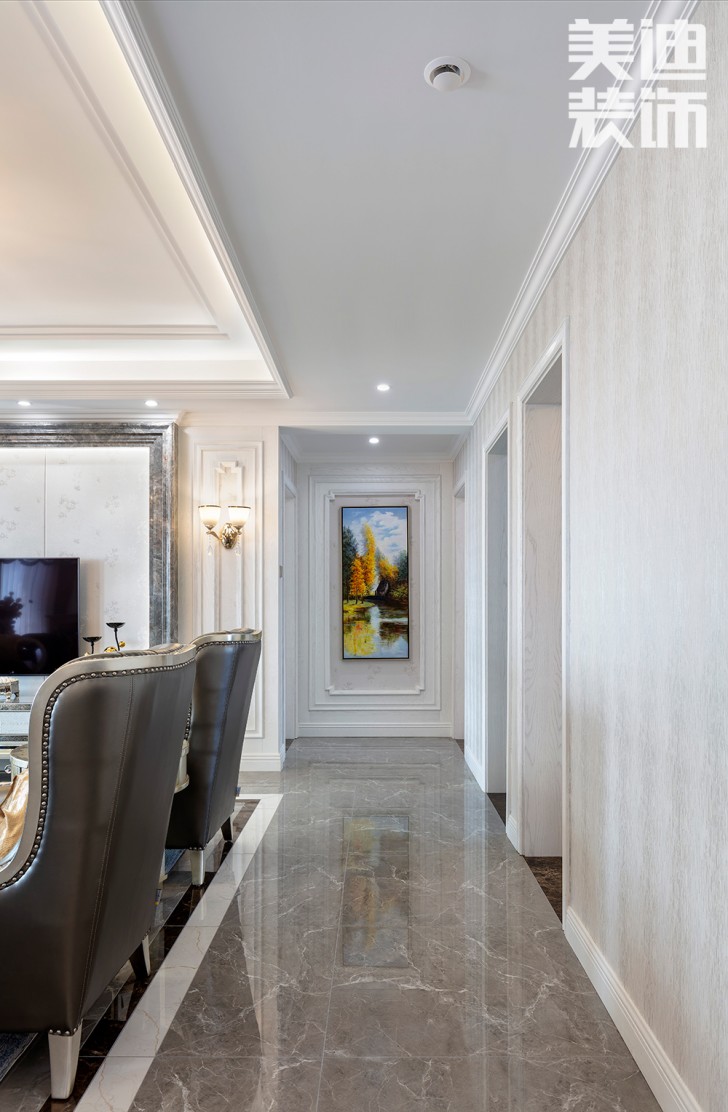 双湾国际215平米法式轻奢风装修案例实拍图-过道