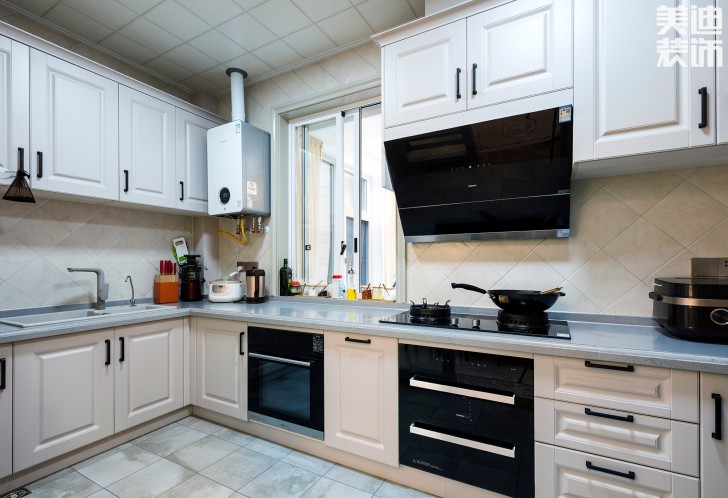 中隆国际御玺220平米美式轻奢风装修案例实拍图-厨房