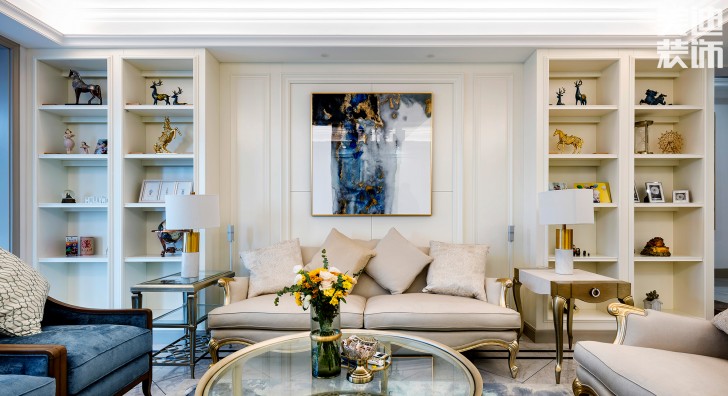 中隆国际御玺220平米美式轻奢风装修案例实拍图-沙发背景墙