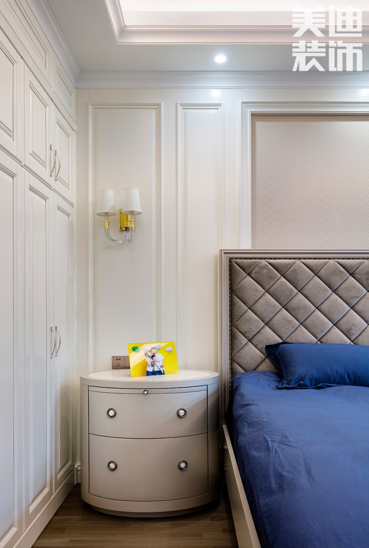 中隆国际御玺220平米美式轻奢风装修案例实拍图-卧室