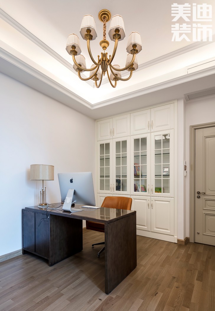 中隆国际御玺220平米美式轻奢风装修案例实拍图-书房