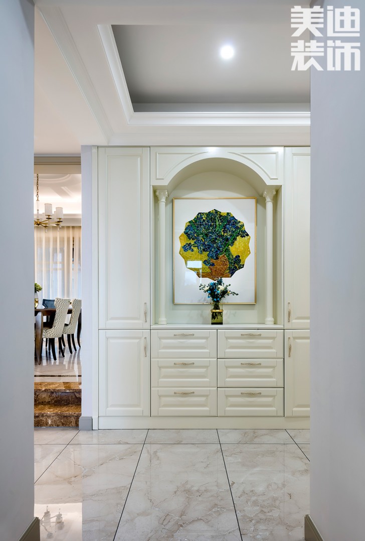 中隆国际御玺220平米美式轻奢风装修案例实拍图-玄关