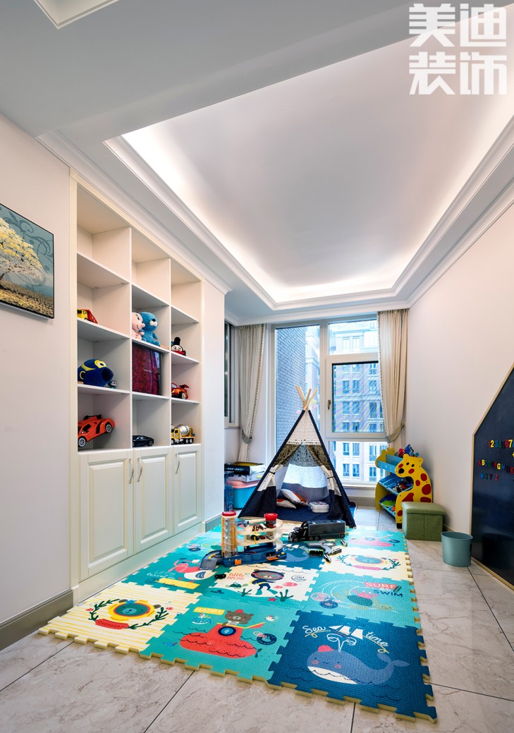 中隆国际御玺220平米美式轻奢风装修案例实拍图-儿童房