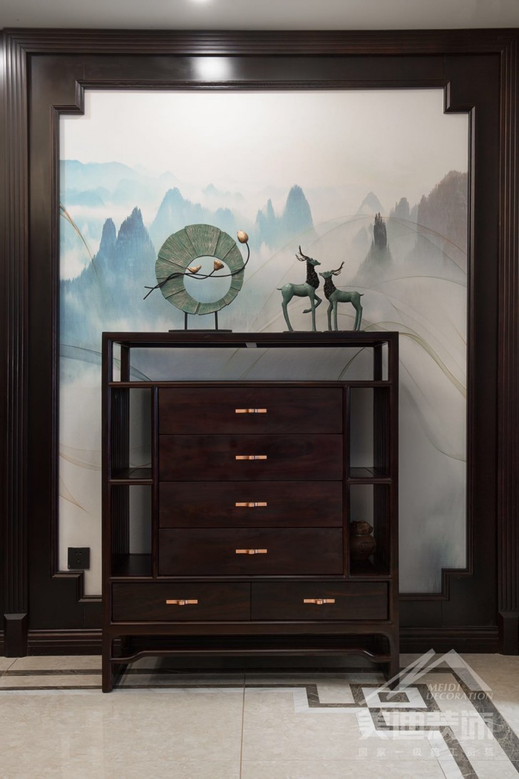 北辰定江洋285平米新中式风装修案例实拍图-玄关