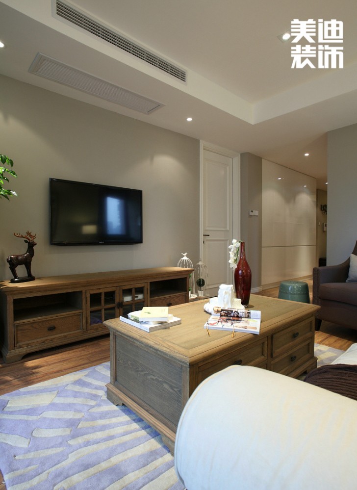 南国嘉苑140㎡简美风格装修实景效果图—客厅